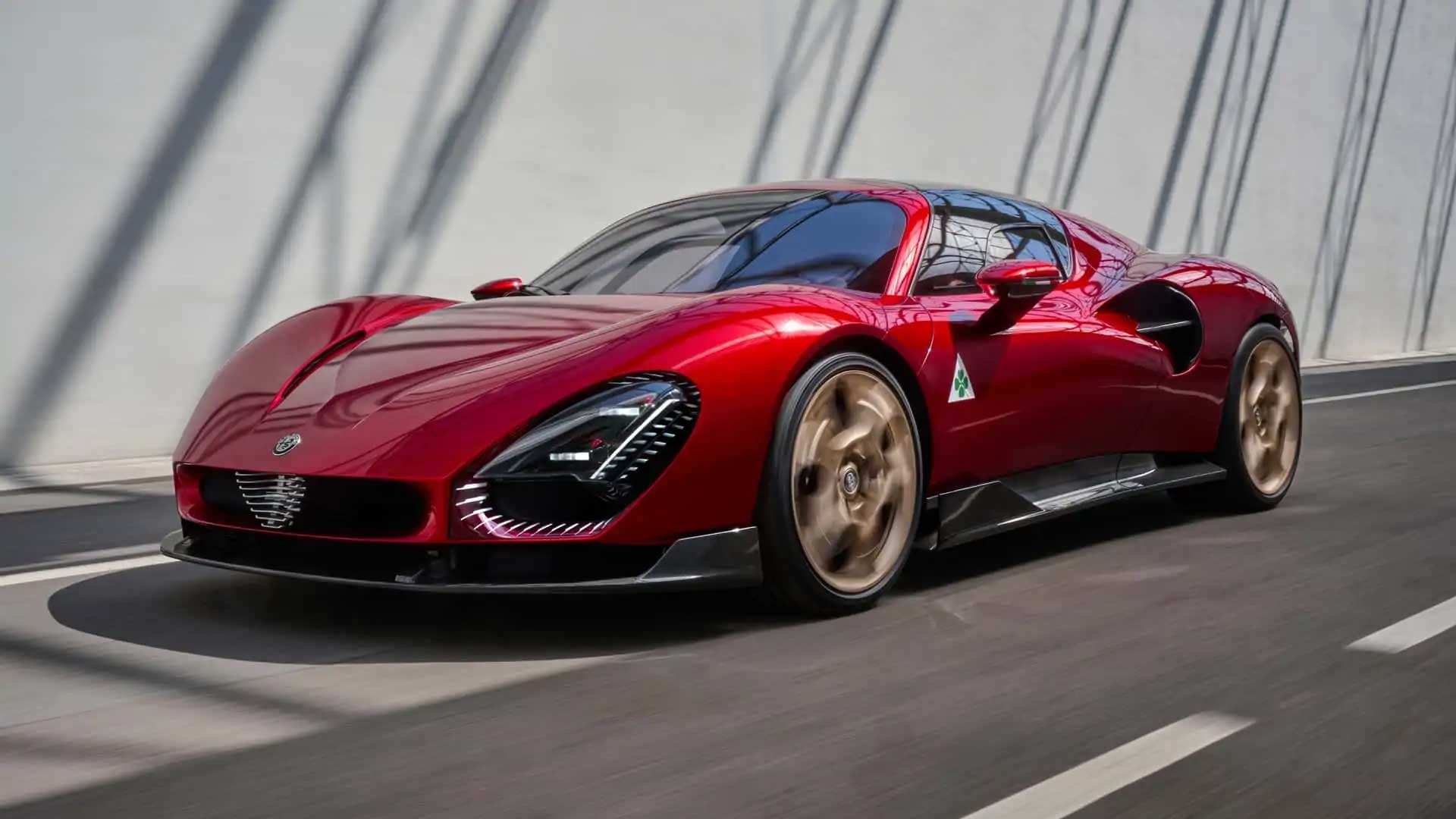 Showing Front Side view of Alfa Romeo 33 Stradale